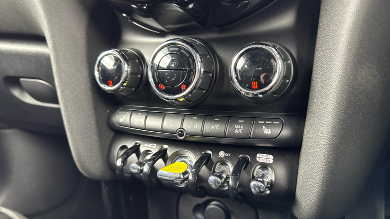 MINI Hatchback 135kW Cooper S Level 2 33kWh 3dr Auto Electric Hatchback